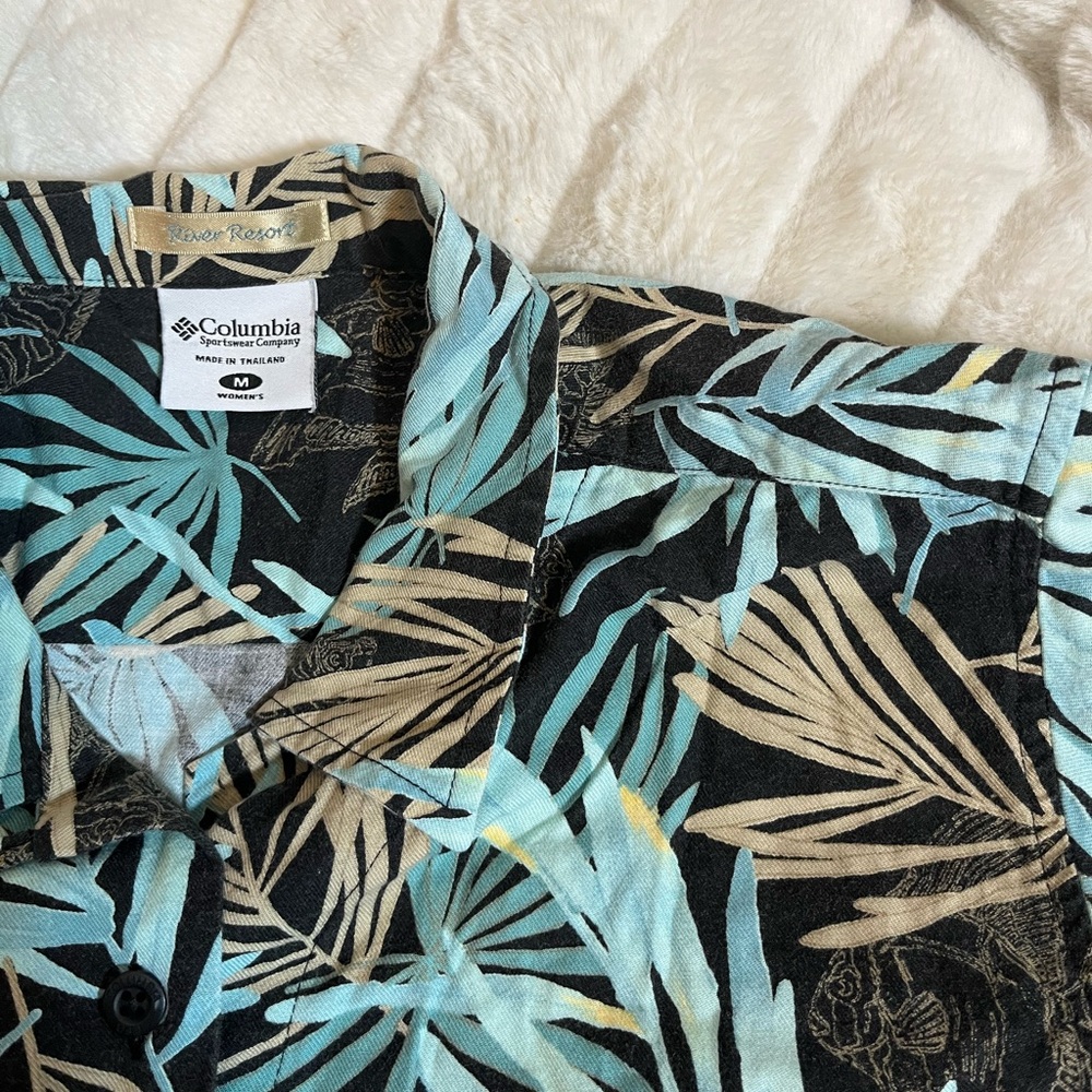 Columbia Womens M River Resort Black Blue Tropical Fish Neutral Button Shirt